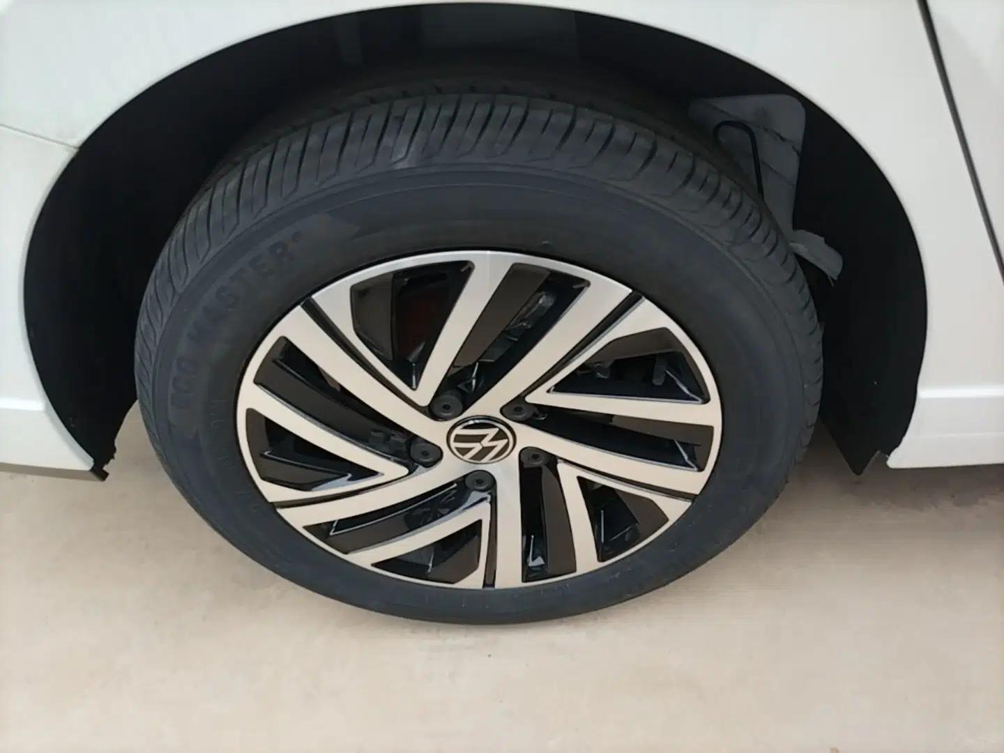 Volkswagen Lavida 2026 1.5L Automatic Starry Five-Million Edition — миниатюра 11
