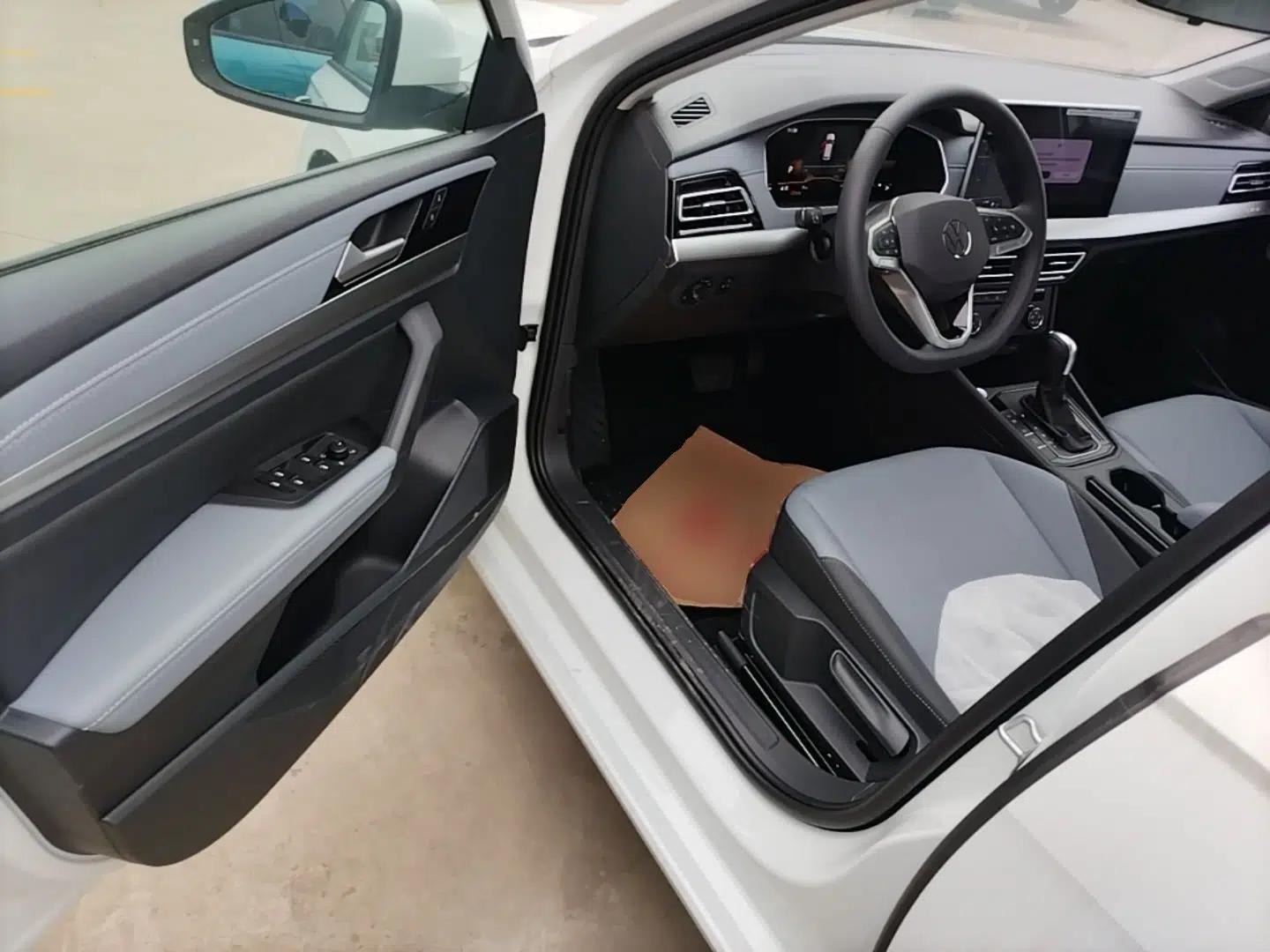 Volkswagen Lavida 2026 1.5L Automatic Starry Five-Million Edition — миниатюра 18