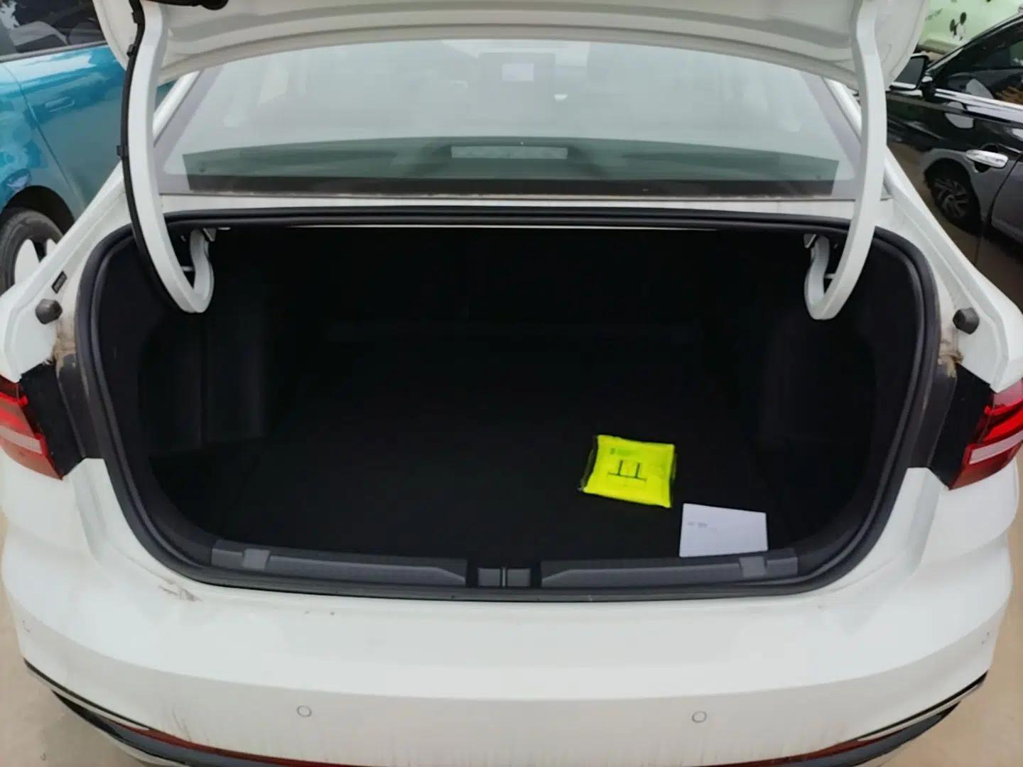Volkswagen Lavida 2026 1.5L Automatic Starry Five-Million Edition — миниатюра 22