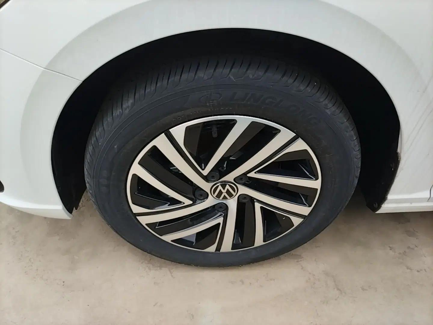 Volkswagen Lavida 2026 1.5L Automatic Starry Five-Million Edition — миниатюра 10