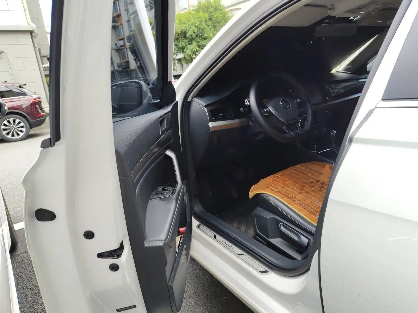 Volkswagen Lavida 2022 1.5L Automatic Vision Edition — миниатюра 16