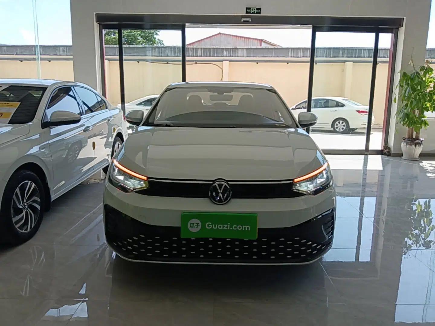 Volkswagen Lavida 2023 New Rui 1.5L Automatic New Yi Edition — миниатюра 2