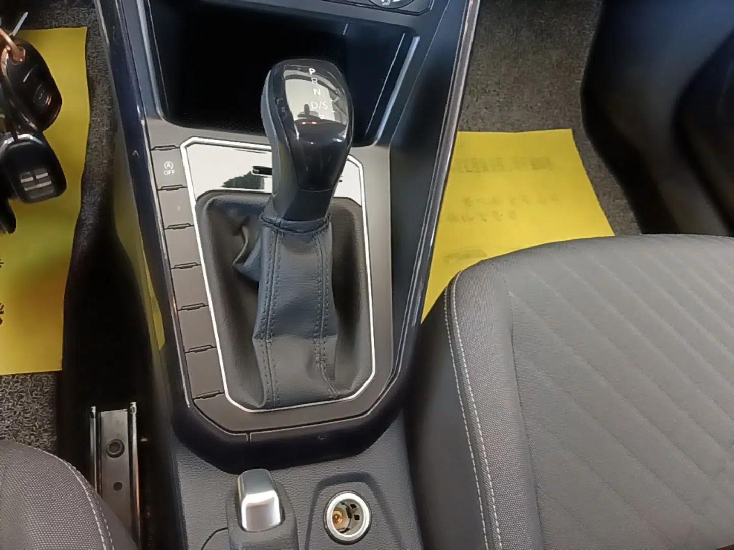 Volkswagen Lavida 2023 New Rui 1.5L Automatic New Yi Edition — миниатюра 16