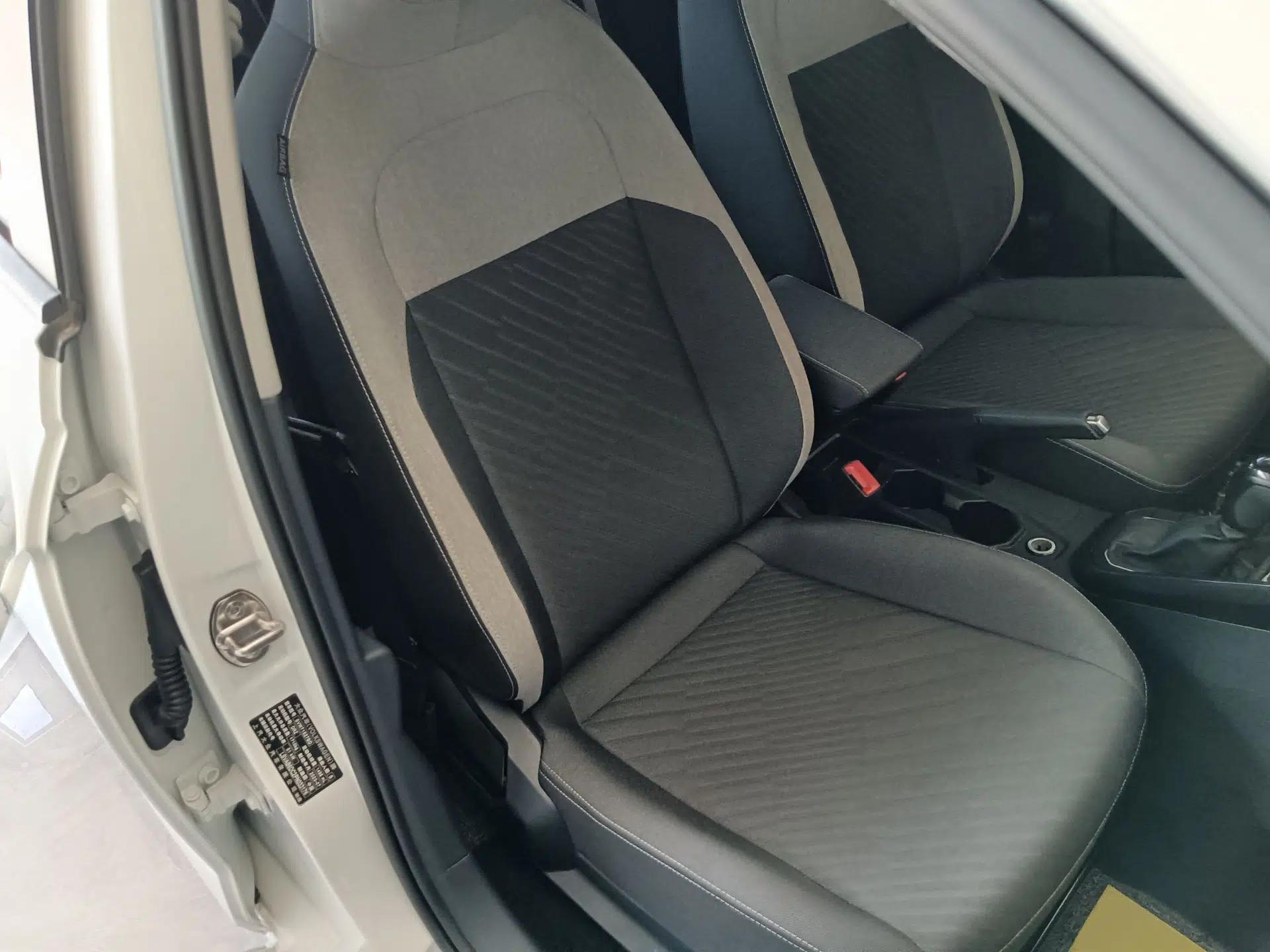 Volkswagen Lavida 2023 New Rui 1.5L Automatic New Yi Edition — миниатюра 19