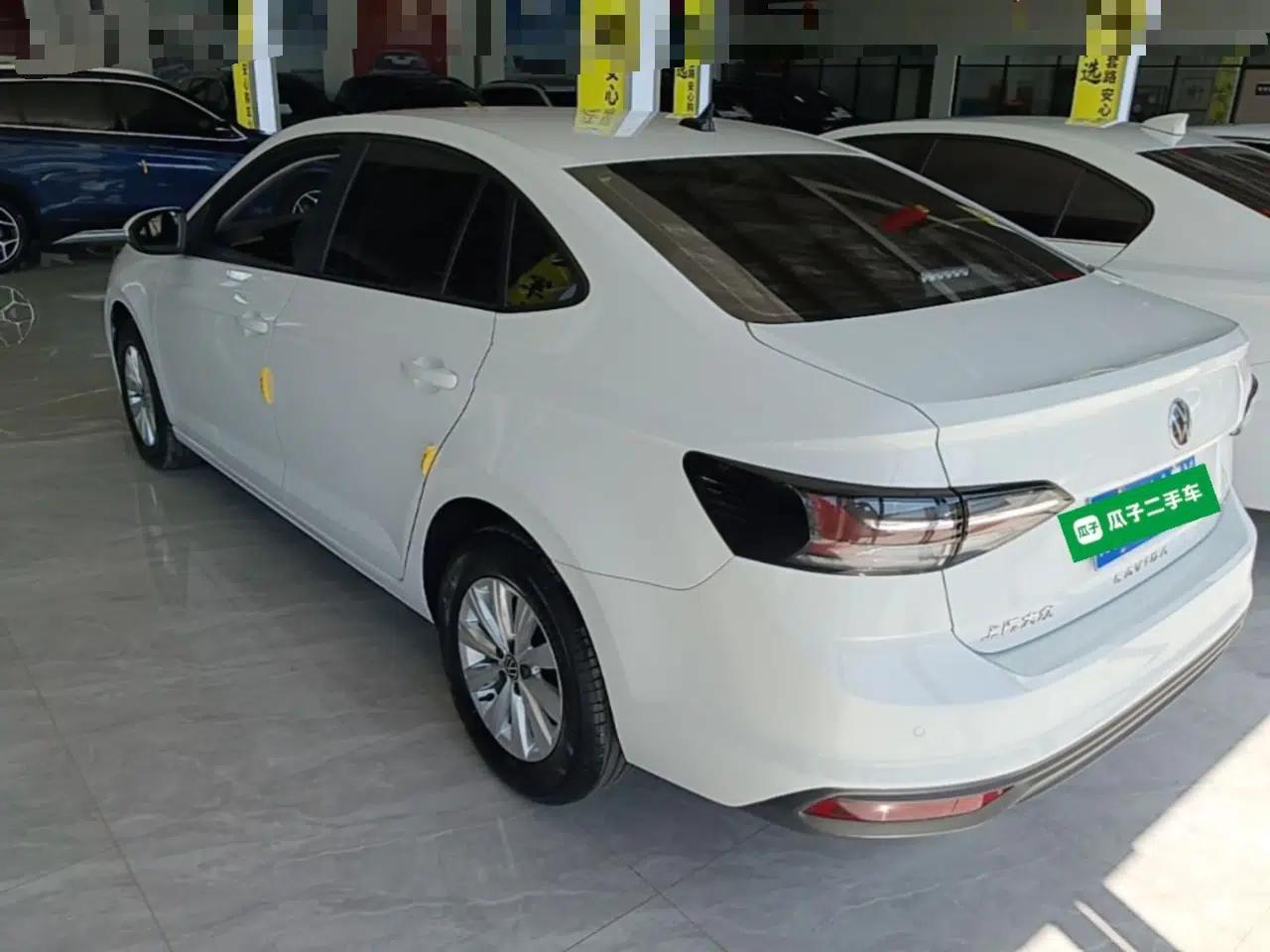Volkswagen Lavida 2023 New Rui 1.5L Automatic New Yi Edition — миниатюра 4