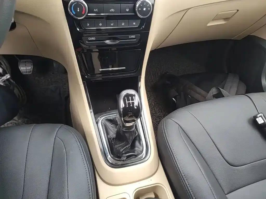 Chery E3 2015 1.5L Manual Fashion Edition — миниатюра 14