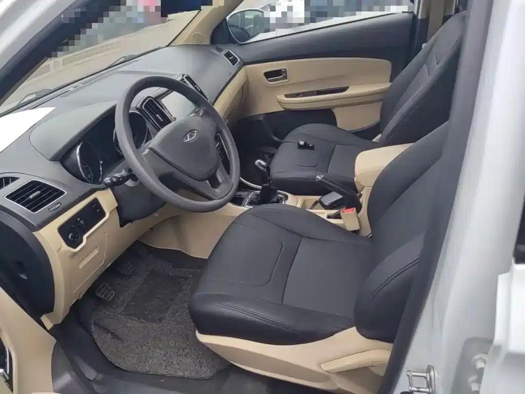 Chery E3 2015 1.5L Manual Fashion Edition — миниатюра 15