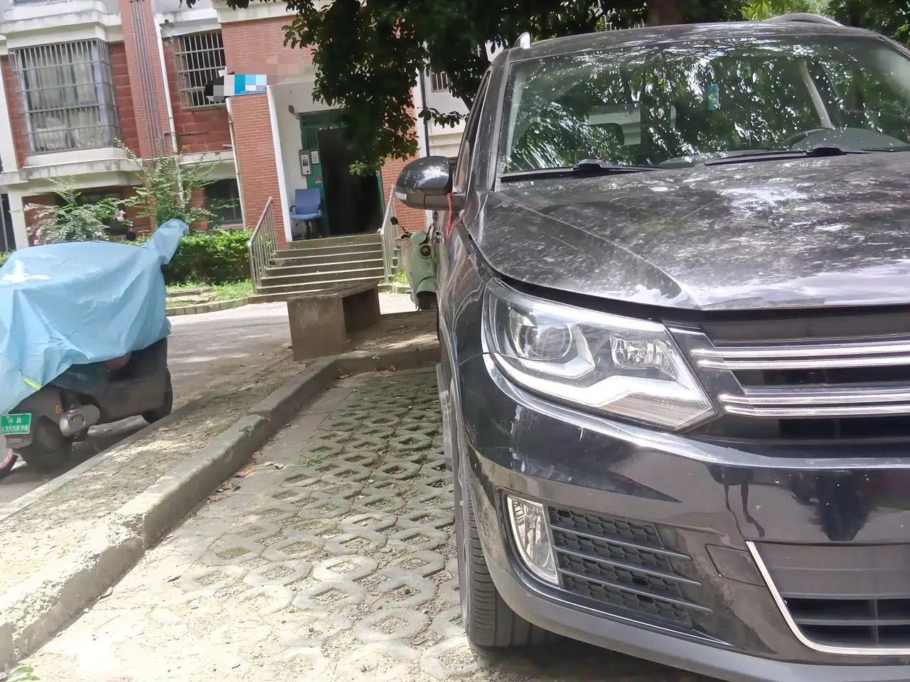 Volkswagen Tiguan 2015 1.8TSI Automatic Two-Wheel Drive Luxury Model — миниатюра 7