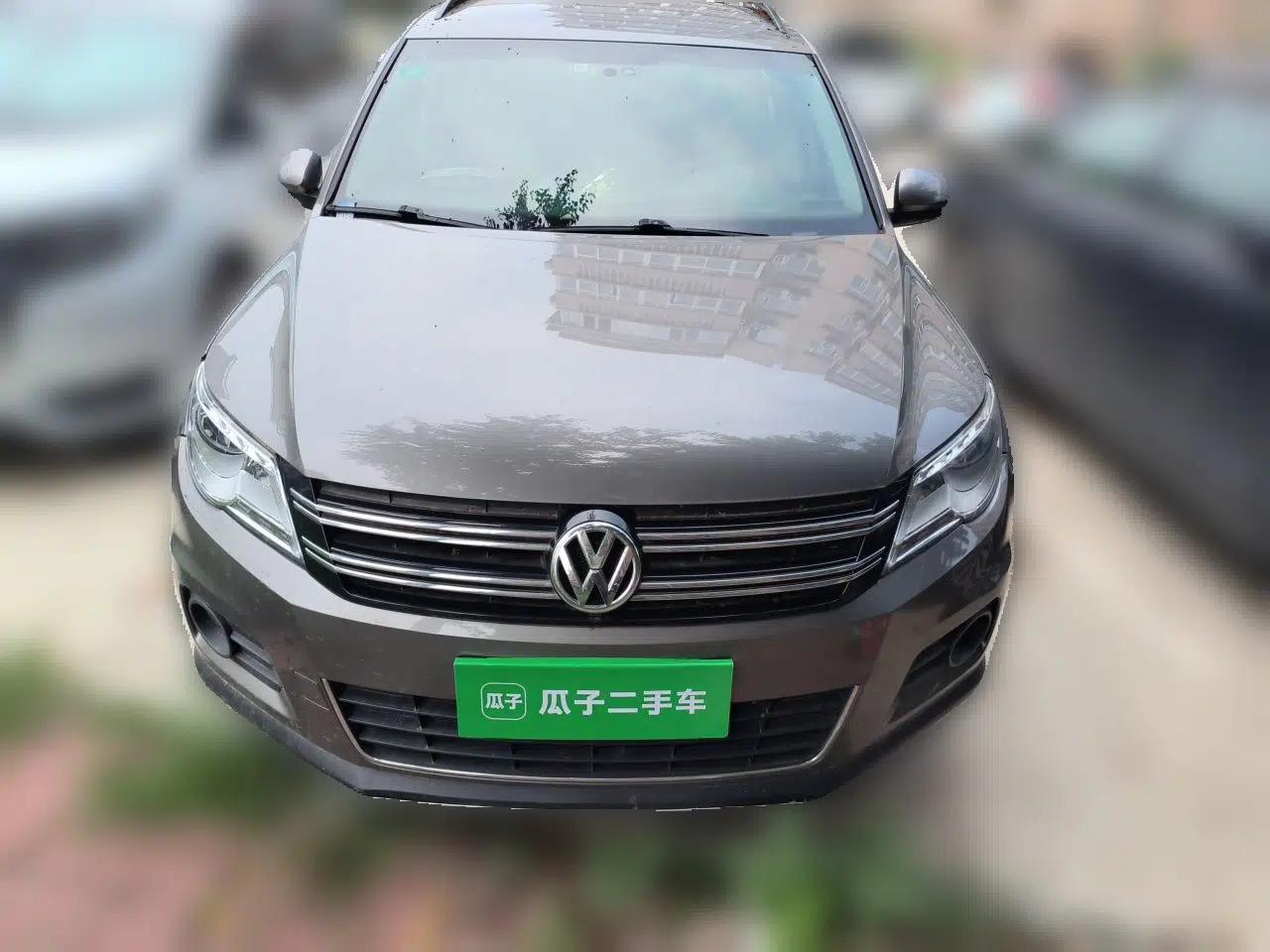 Volkswagen Tiguan 2010 1.8 TSI Manual Two-Wheel Drive Urban Edition — миниатюра 2