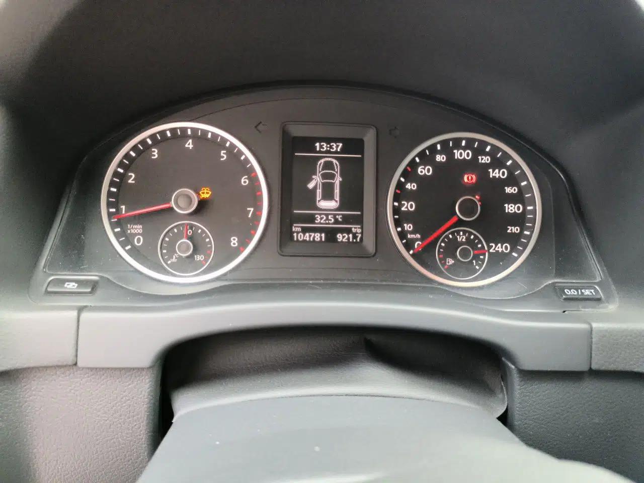 Volkswagen Tiguan 2010 1.8 TSI Manual Two-Wheel Drive Urban Edition — миниатюра 12