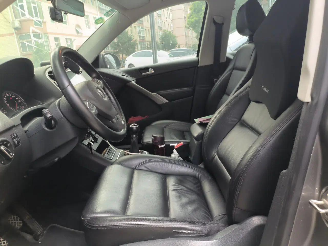 Volkswagen Tiguan 2010 1.8 TSI Manual Two-Wheel Drive Urban Edition — миниатюра 15