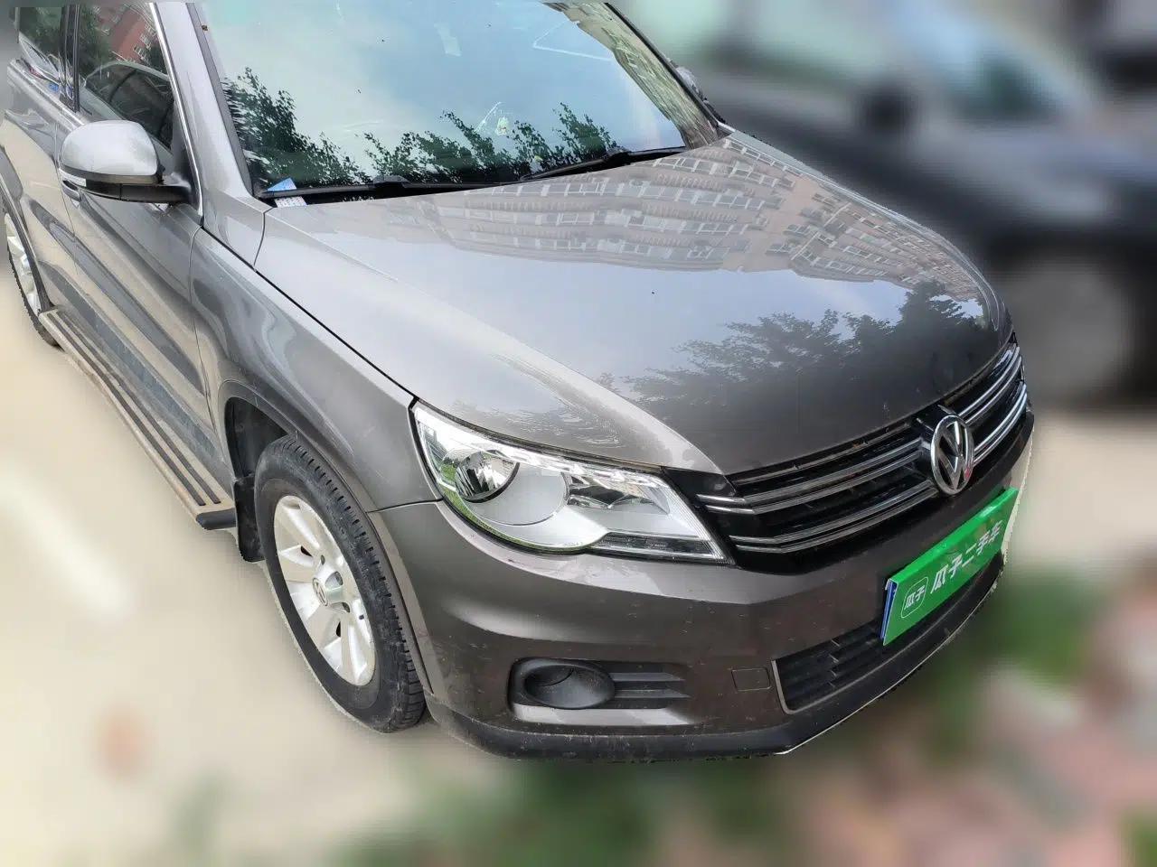 Volkswagen Tiguan 2010 1.8 TSI Manual Two-Wheel Drive Urban Edition — миниатюра 3