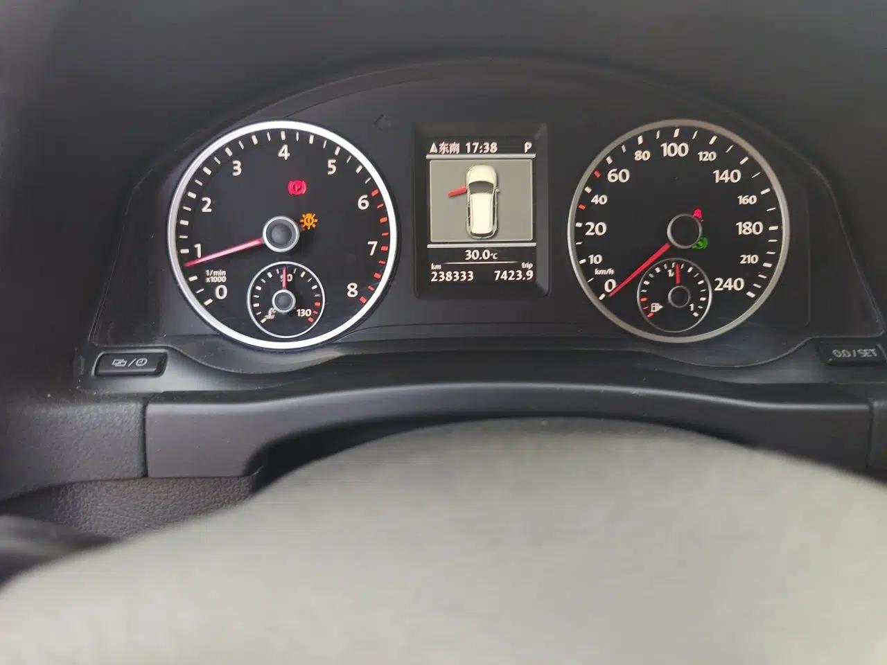 Volkswagen Tiguan 2012 2.0 TSI Comfort Edition — миниатюра 12
