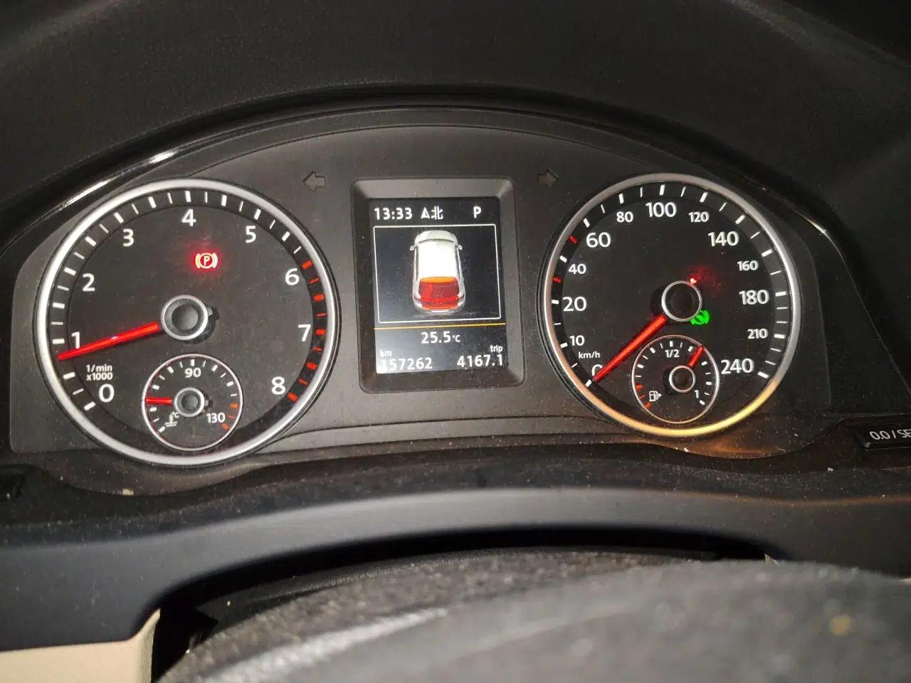 Volkswagen Tiguan 2015 1.8TSI Automatic Two-Wheel Drive Luxury Model — миниатюра 11