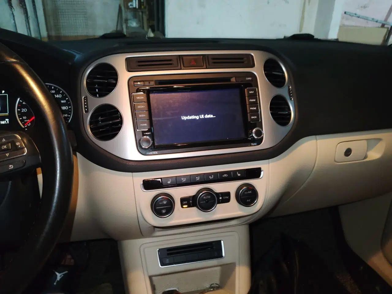 Volkswagen Tiguan 2015 1.8TSI Automatic Two-Wheel Drive Luxury Model — миниатюра 13
