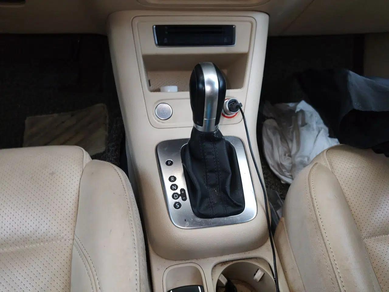 Volkswagen Tiguan 2015 1.8TSI Automatic Two-Wheel Drive Luxury Model — миниатюра 14