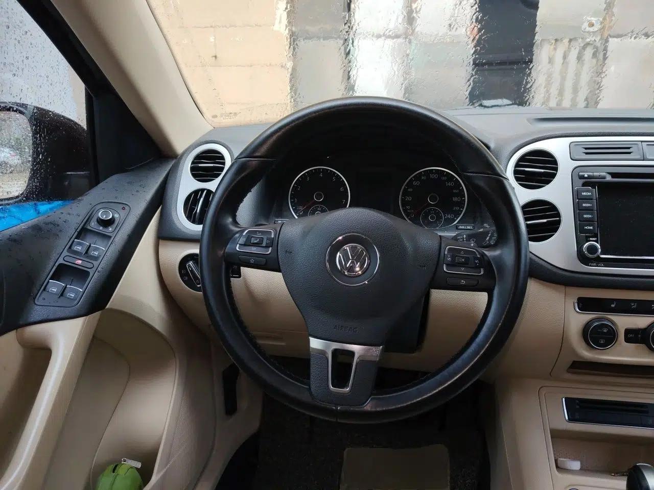 Volkswagen Tiguan 2015 1.8TSI Automatic Two-Wheel Drive Luxury Model — миниатюра 10