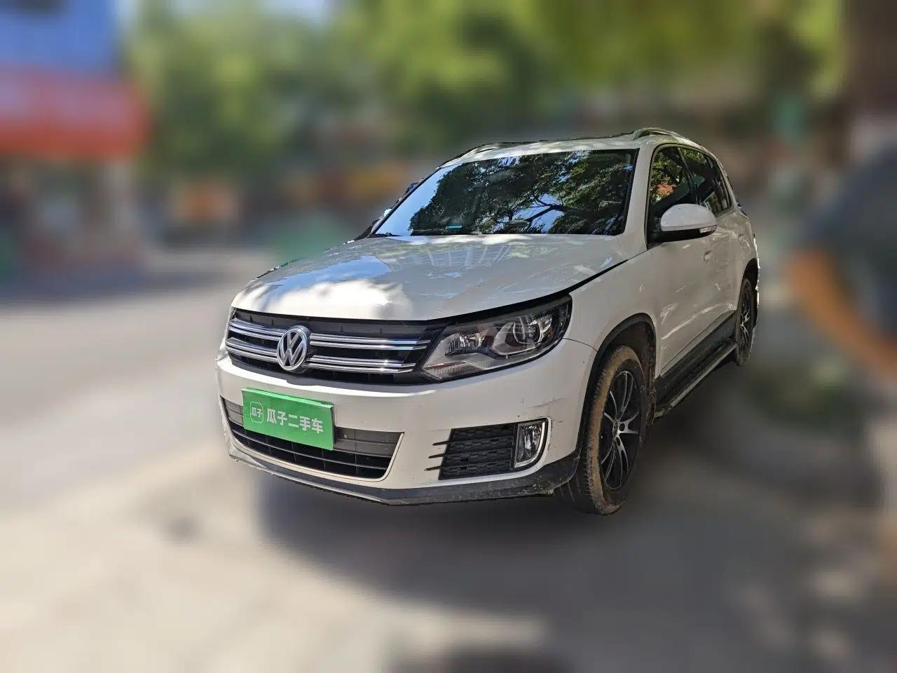 Volkswagen Tiguan 2015 1.8TSI Automatic Two-Wheel Drive Luxury Model — миниатюра 1