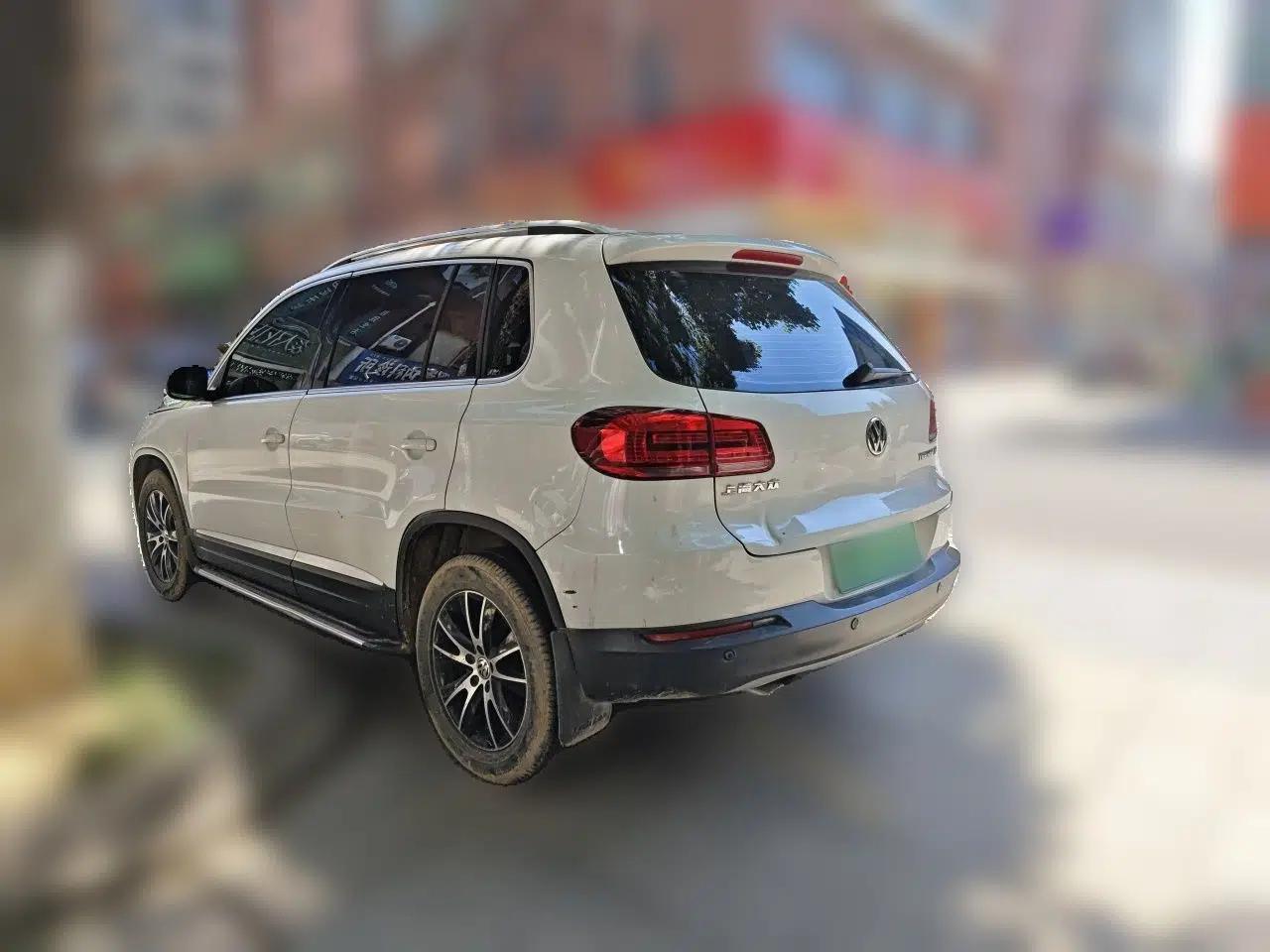 Volkswagen Tiguan 2015 1.8TSI Automatic Two-Wheel Drive Luxury Model — миниатюра 4