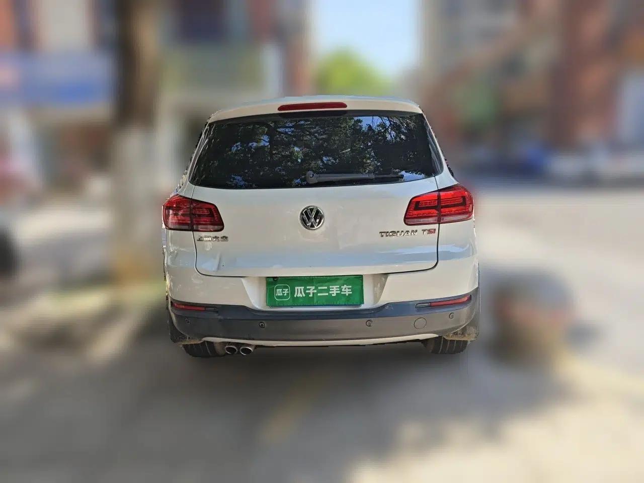 Volkswagen Tiguan 2015 1.8TSI Automatic Two-Wheel Drive Luxury Model — миниатюра 5