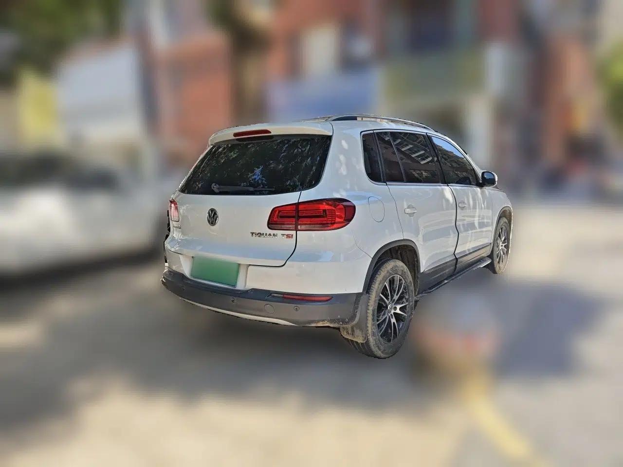 Volkswagen Tiguan 2015 1.8TSI Automatic Two-Wheel Drive Luxury Model — миниатюра 6