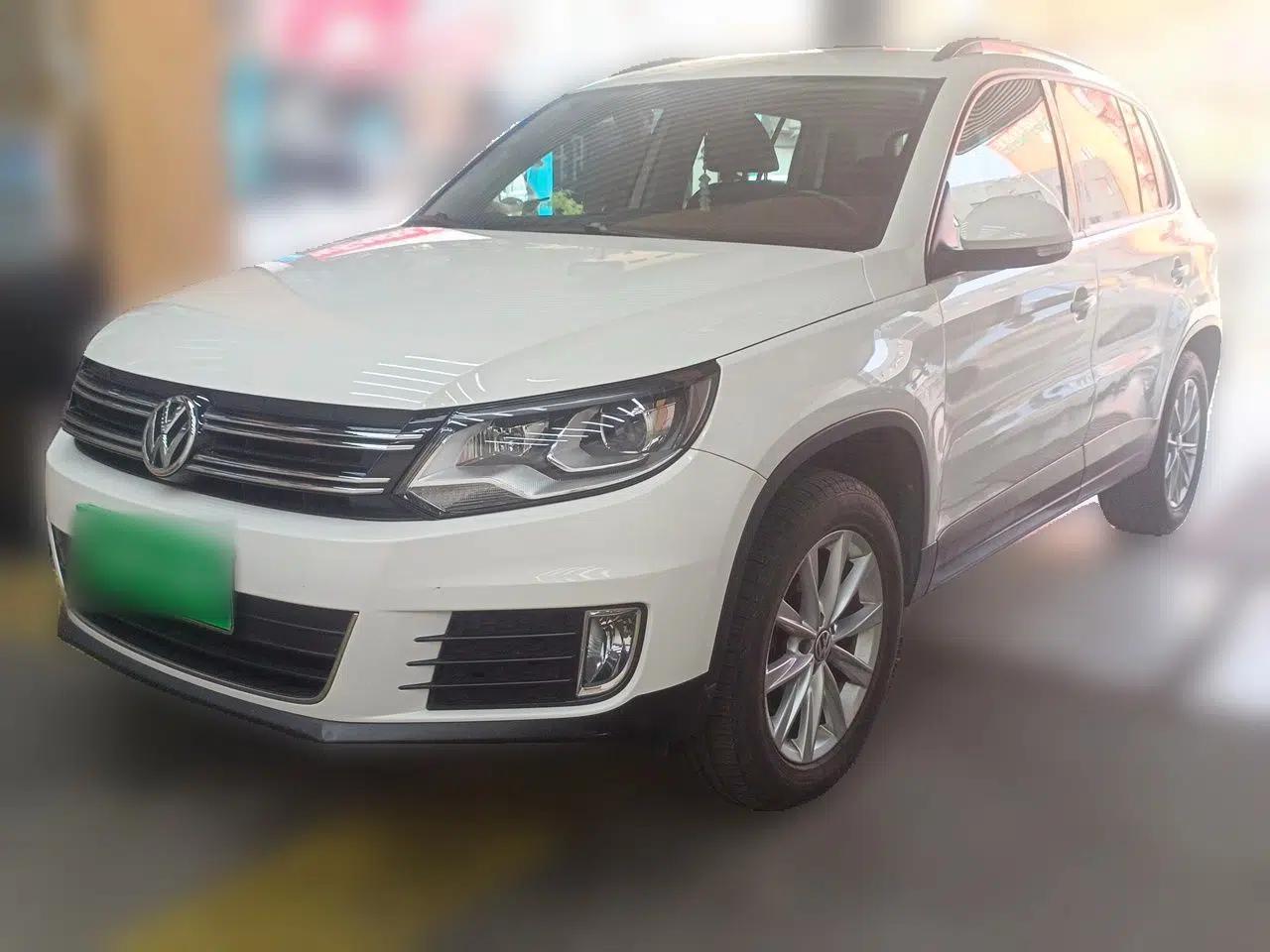 Volkswagen Tiguan 2015 1.8TSI Automatic Two-Wheel Drive Comfort Edition — миниатюра 1