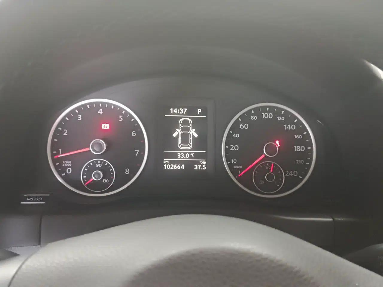 Volkswagen Tiguan 2015 1.8TSI Automatic Two-Wheel Drive Comfort Edition — миниатюра 11