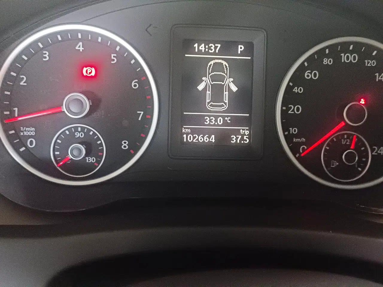 Volkswagen Tiguan 2015 1.8TSI Automatic Two-Wheel Drive Comfort Edition — миниатюра 12