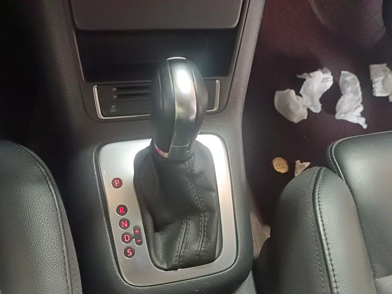 Volkswagen Tiguan 2015 1.8TSI Automatic Two-Wheel Drive Comfort Edition — миниатюра 14