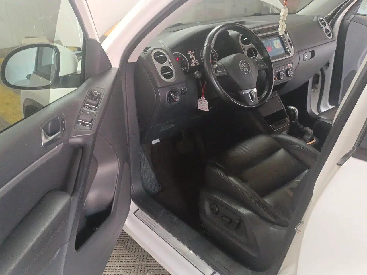 Volkswagen Tiguan 2015 1.8TSI Automatic Two-Wheel Drive Comfort Edition — миниатюра 16