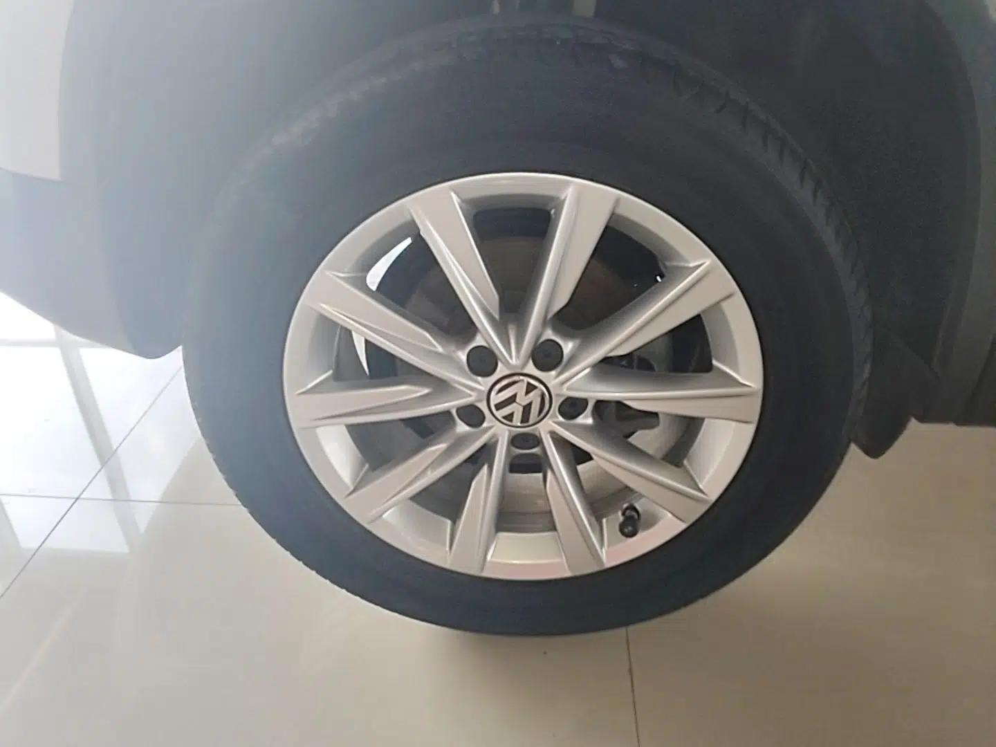 Volkswagen Tiguan 2015 1.8TSI Automatic All-Wheel Drive Style Vision Edition — миниатюра 11