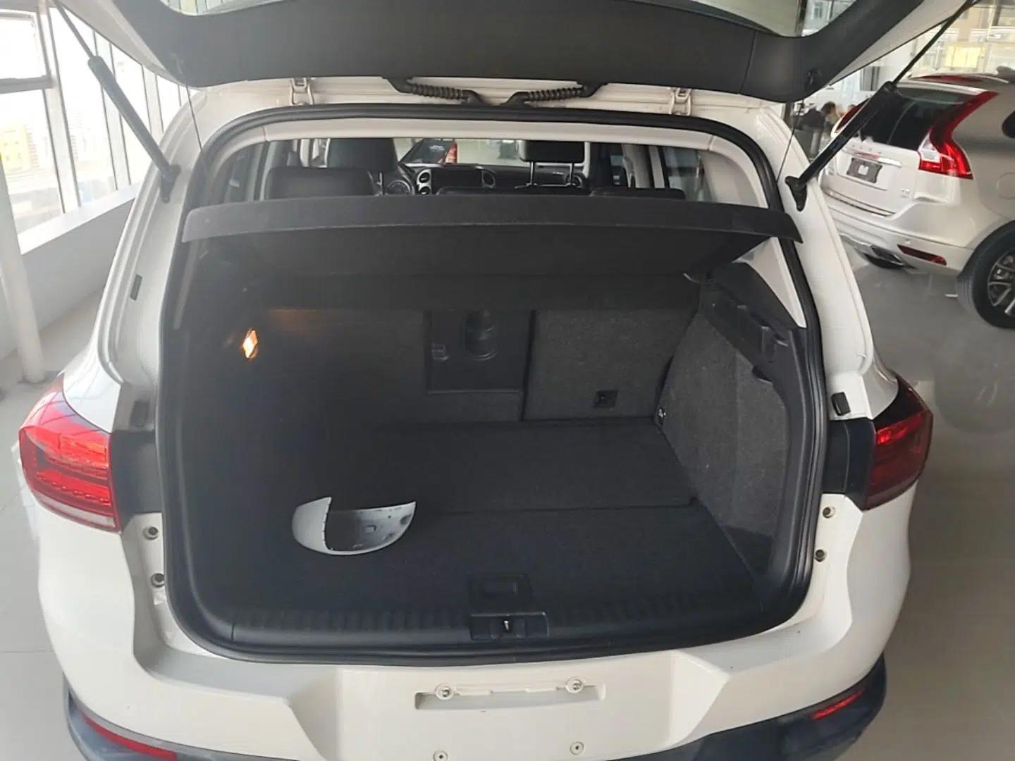 Volkswagen Tiguan 2015 1.8TSI Automatic All-Wheel Drive Style Vision Edition — миниатюра 22