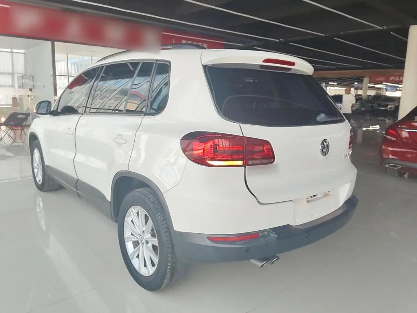 Volkswagen Tiguan 2015 1.8TSI Automatic All-Wheel Drive Style Vision Edition — миниатюра 4