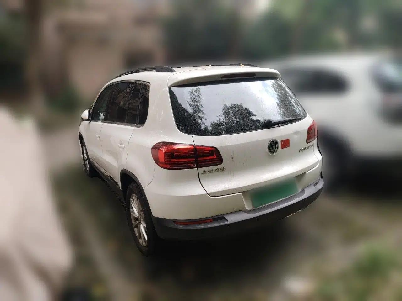 Volkswagen Tiguan 2015 1.8TSI Automatic Two-Wheel Drive Comfort Edition — миниатюра 4