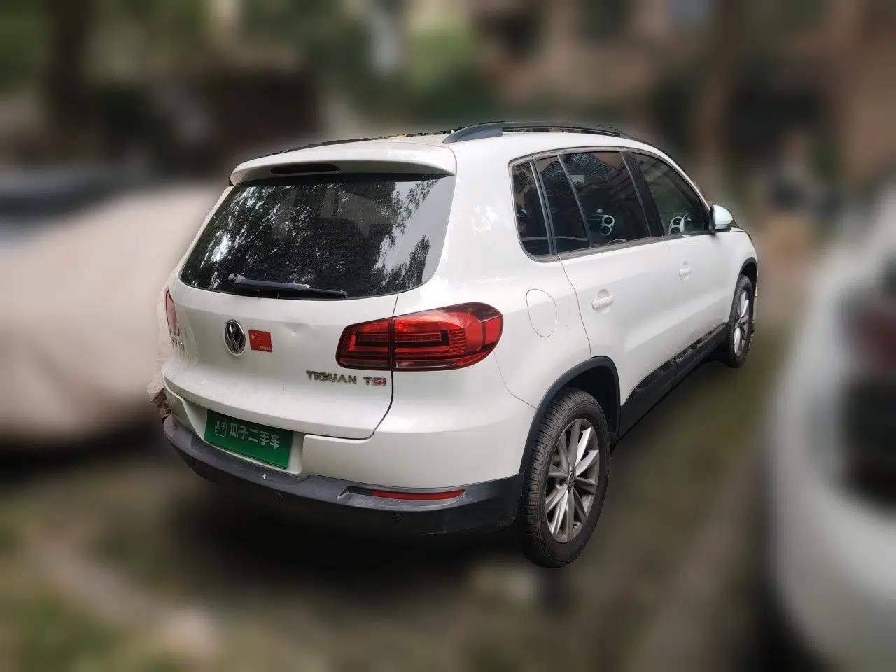 Volkswagen Tiguan 2015 1.8TSI Automatic Two-Wheel Drive Comfort Edition — миниатюра 6