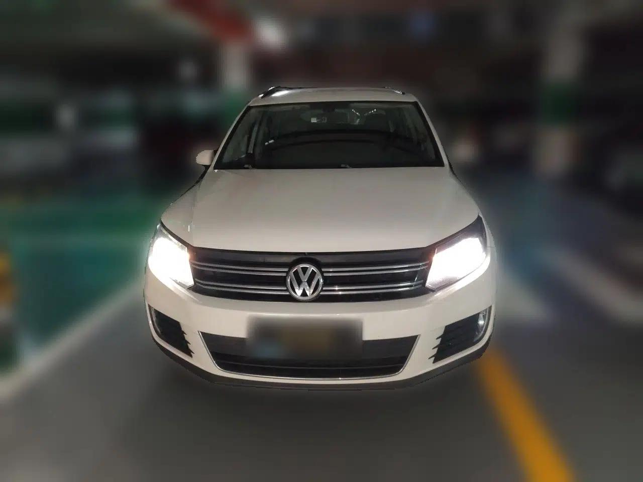 Volkswagen Tiguan 2015 1.8TSI Automatic Two-Wheel Drive Comfort Edition — миниатюра 2