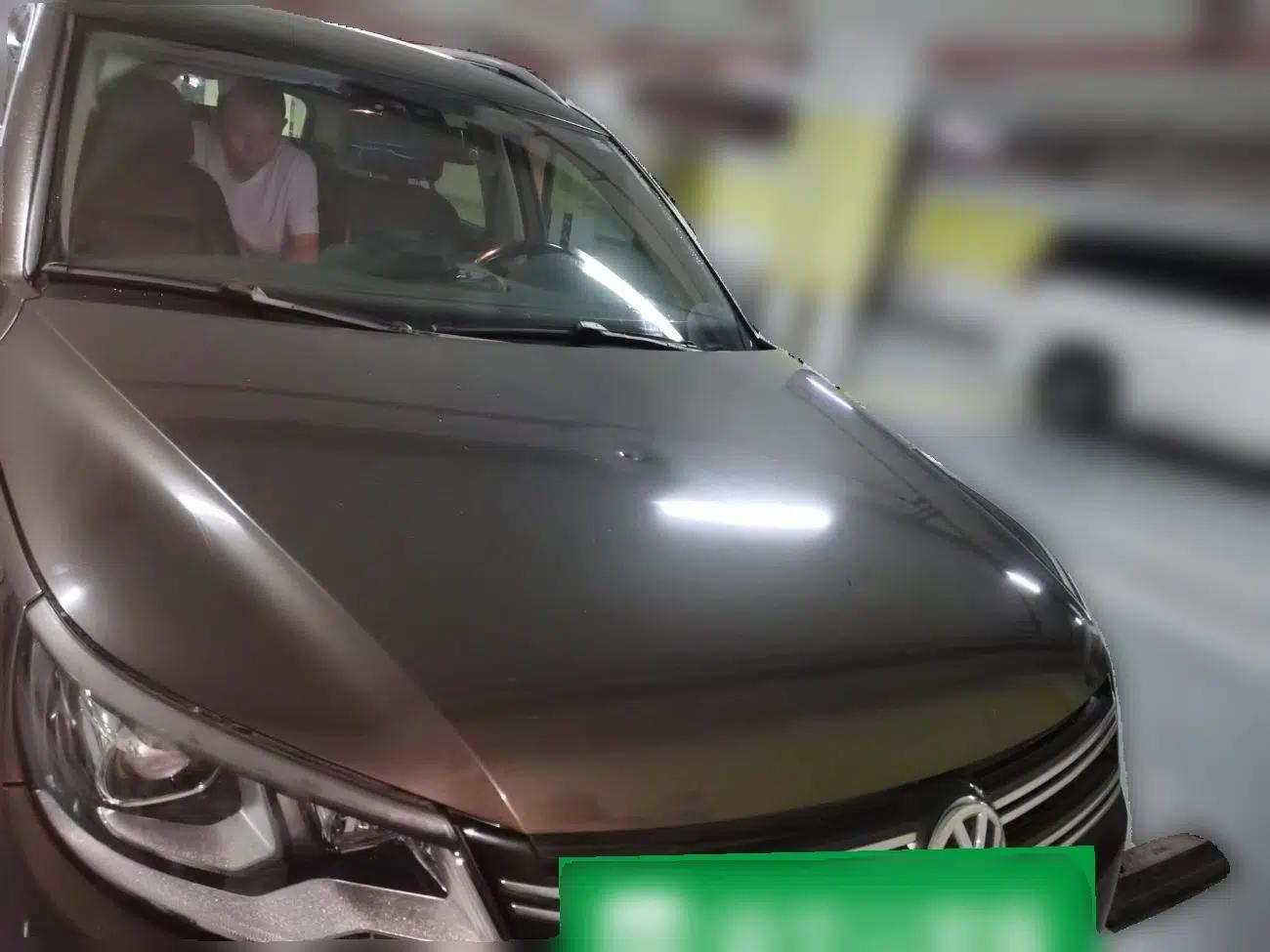 Volkswagen Tiguan 2015 1.8TSI Automatic Two-Wheel Drive Luxury Model — миниатюра 2