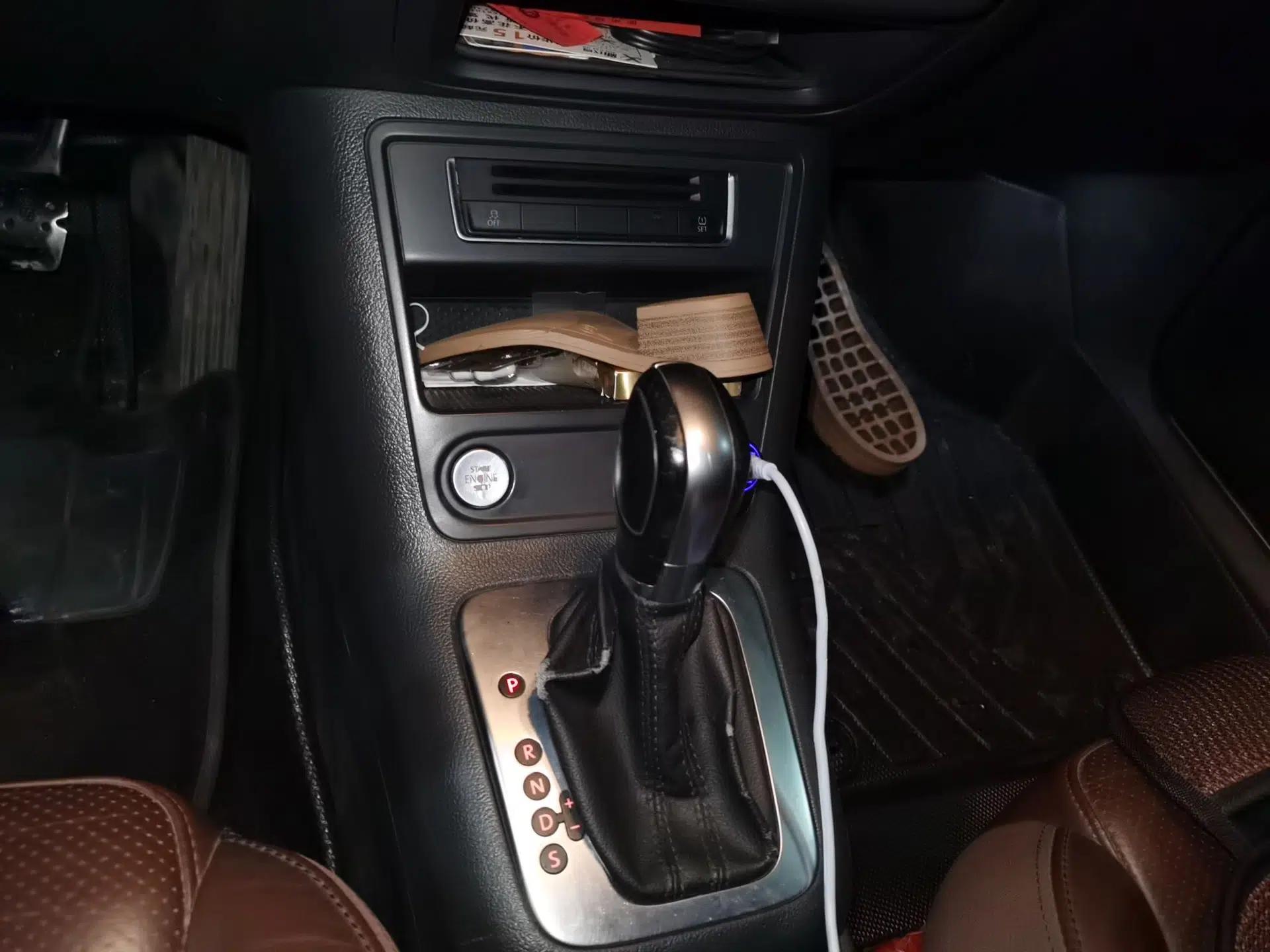 Volkswagen Tiguan 2015 1.8TSI Automatic Two-Wheel Drive Luxury Model — миниатюра 14