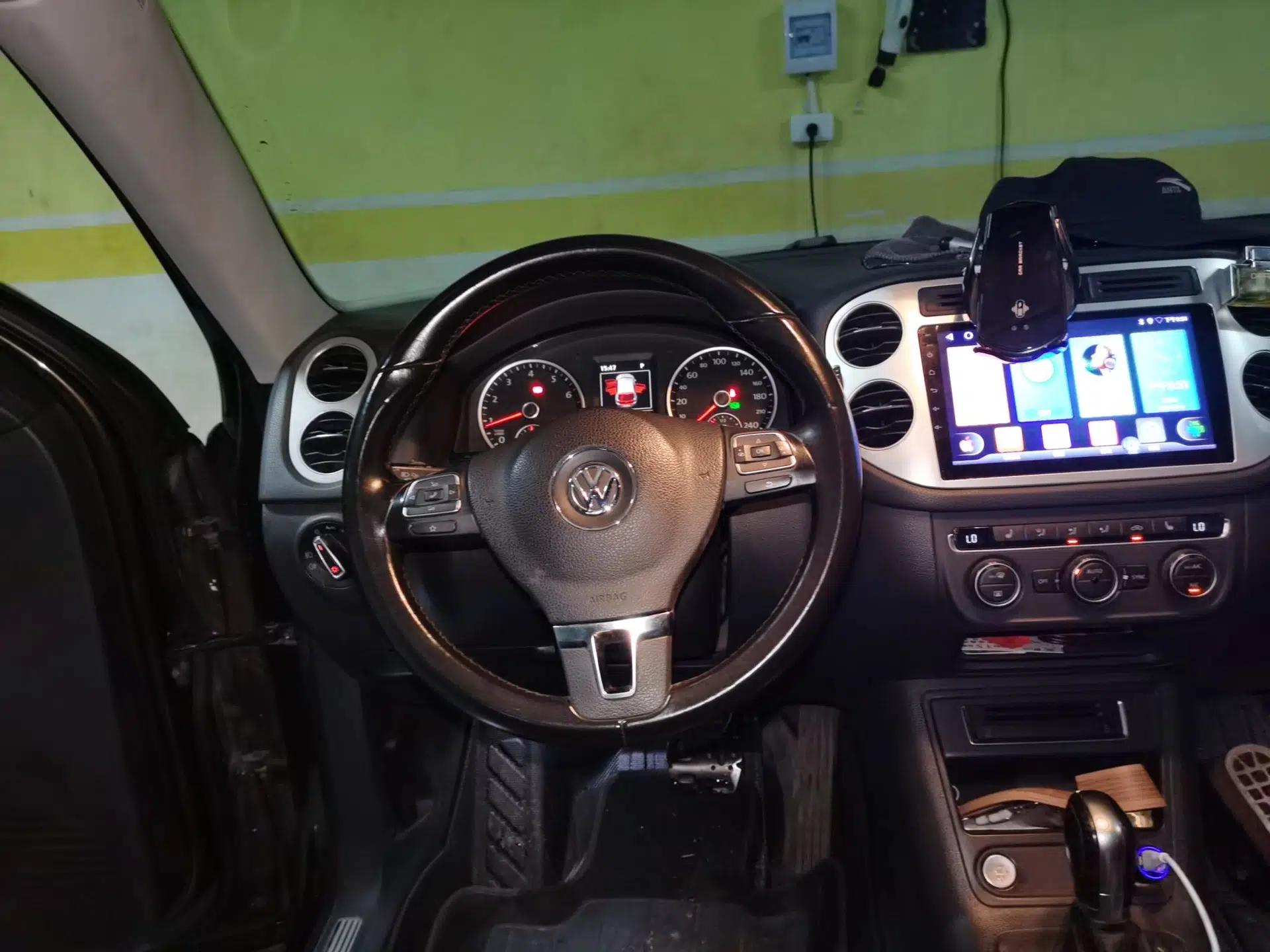 Volkswagen Tiguan 2015 1.8TSI Automatic Two-Wheel Drive Luxury Model — миниатюра 10
