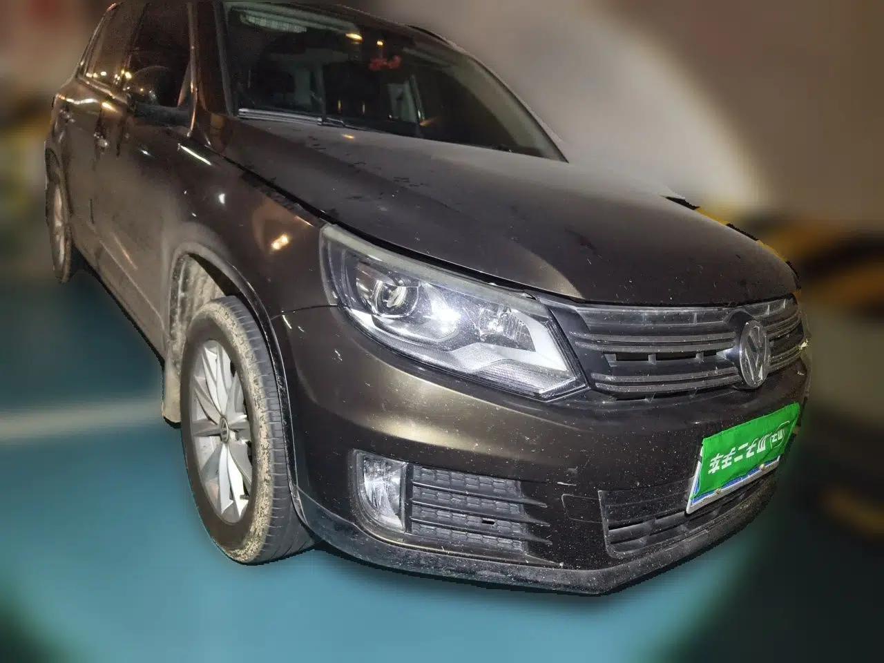 Volkswagen Tiguan 2015 1.8TSI Automatic Two-Wheel Drive Comfort Edition — миниатюра 2