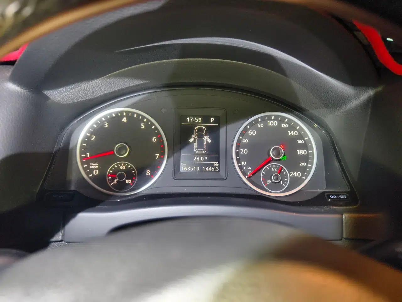 Volkswagen Tiguan 2015 1.8TSI Automatic Two-Wheel Drive Comfort Edition — миниатюра 11