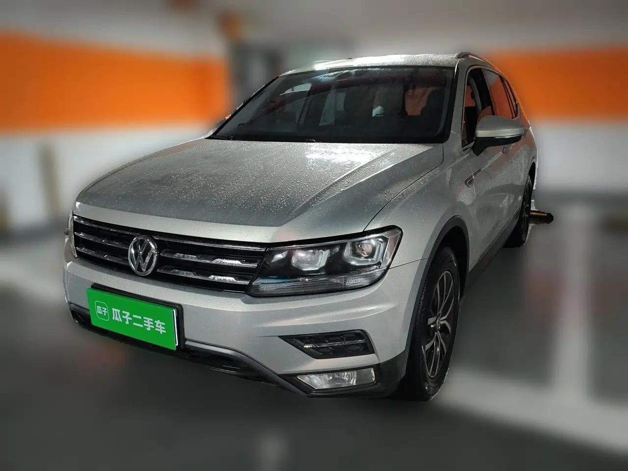 Volkswagen Tiguan L 2018 330TSI Automatic Two-Wheel Drive Comfort Edition — миниатюра 1