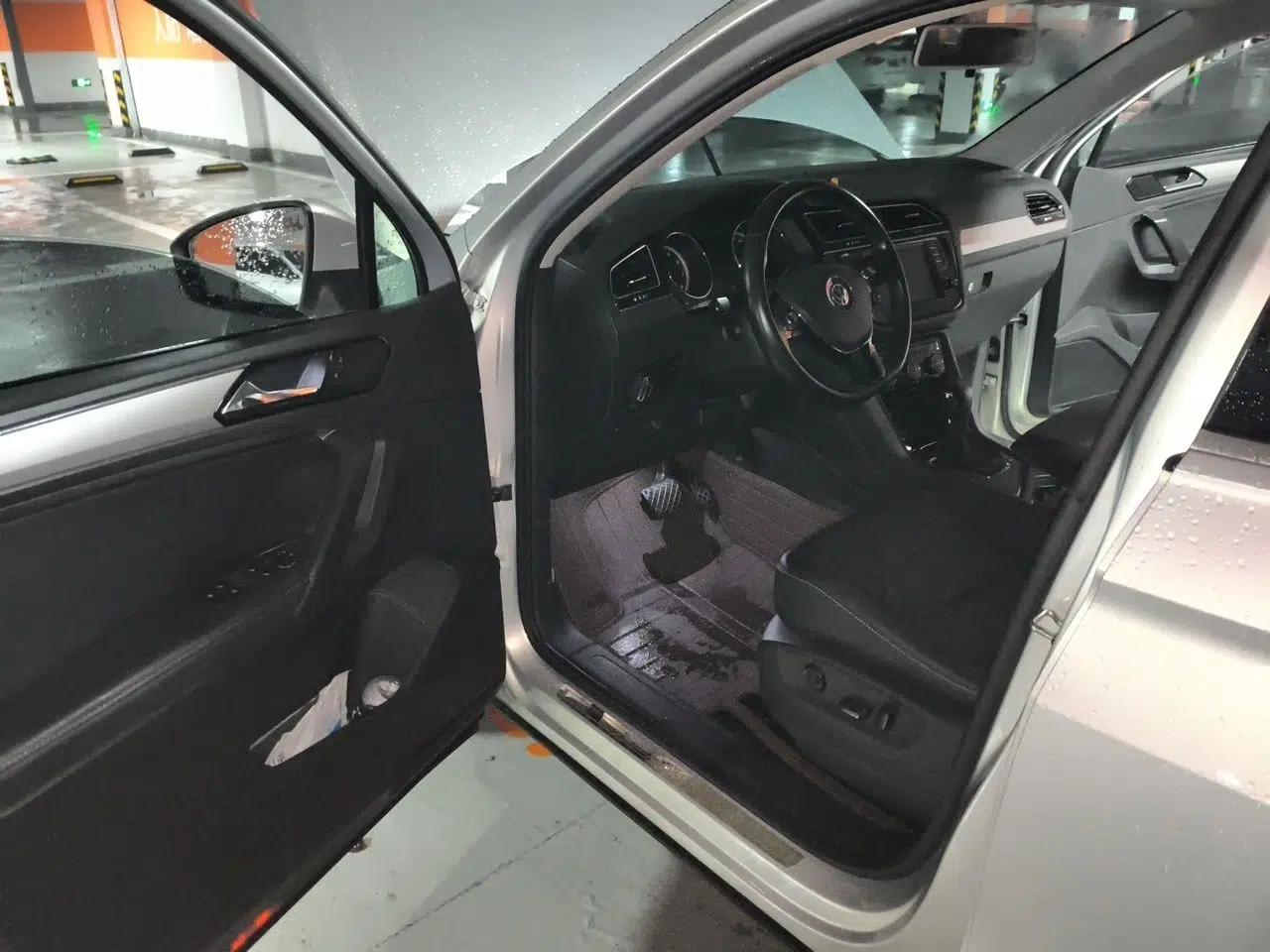 Volkswagen Tiguan L 2018 330TSI Automatic Two-Wheel Drive Comfort Edition — миниатюра 16