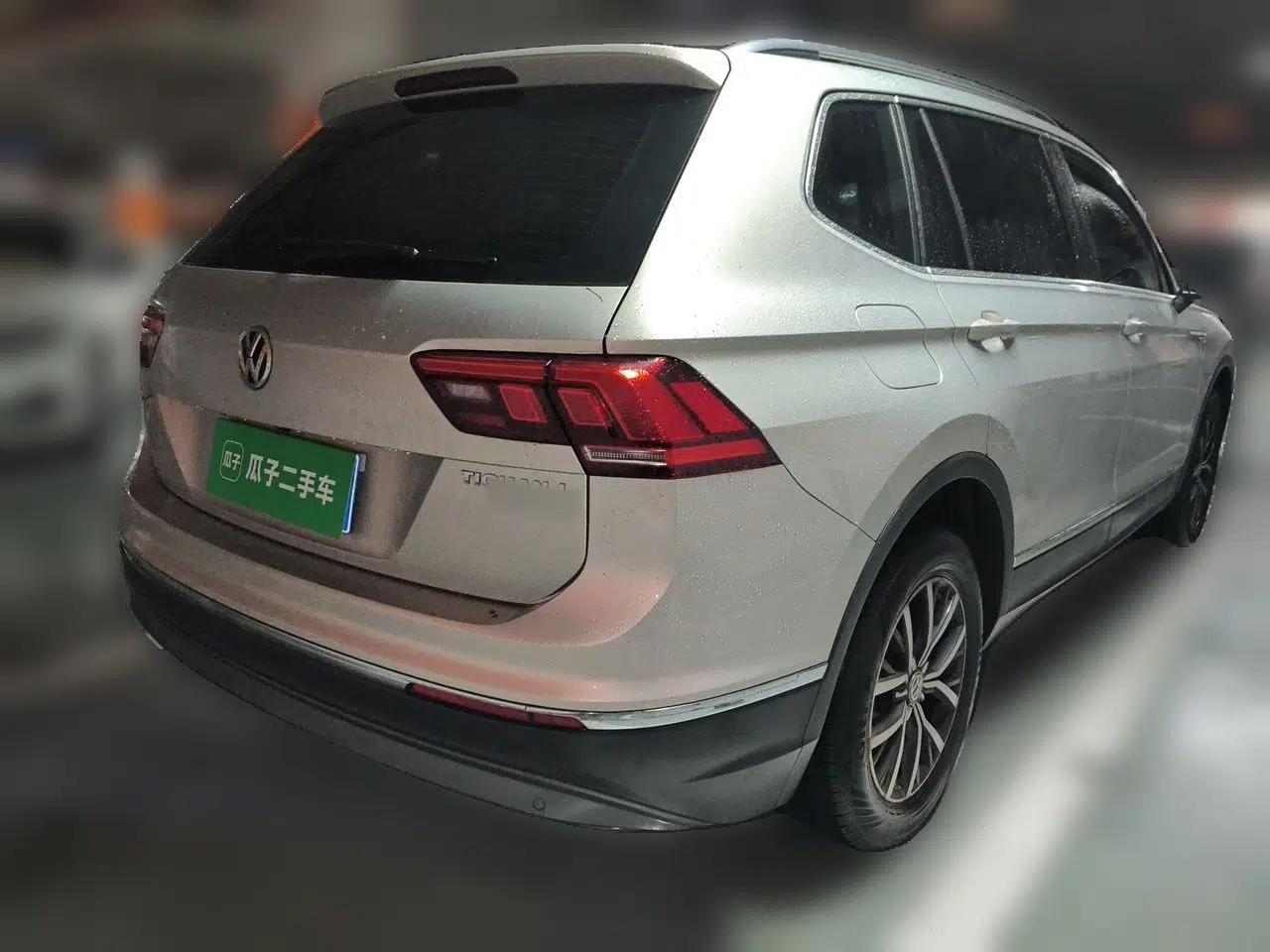 Volkswagen Tiguan L 2018 330TSI Automatic Two-Wheel Drive Comfort Edition — миниатюра 6