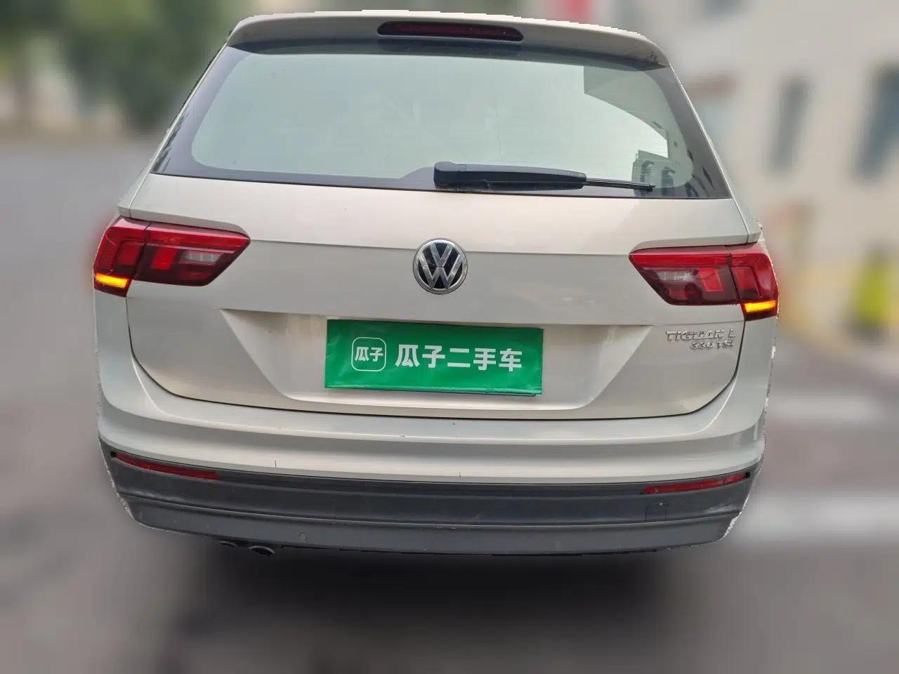 Volkswagen Tiguan L 2018 Revised Version 330TSI Automatic Two-Wheel Drive Trendy Edition — миниатюра 5