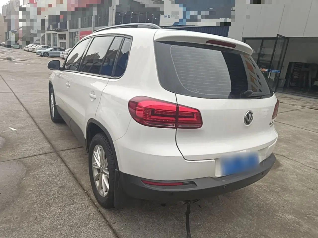 Volkswagen Tiguan 2016 280TSI Automatic Two-Wheel-Drive Silk Road Style Edition — миниатюра 4