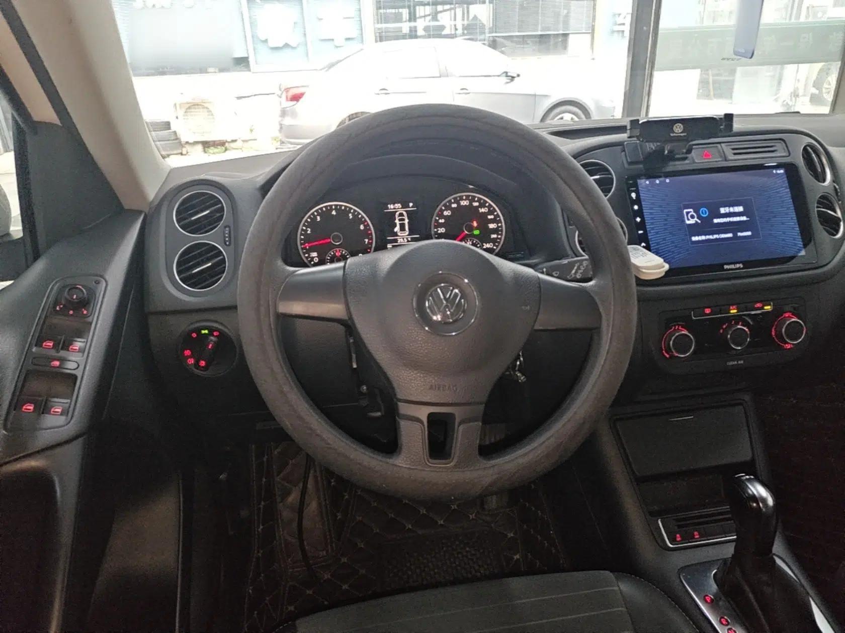 Volkswagen Tiguan 2016 280TSI Automatic Two-Wheel-Drive Silk Road Style Edition — миниатюра 13