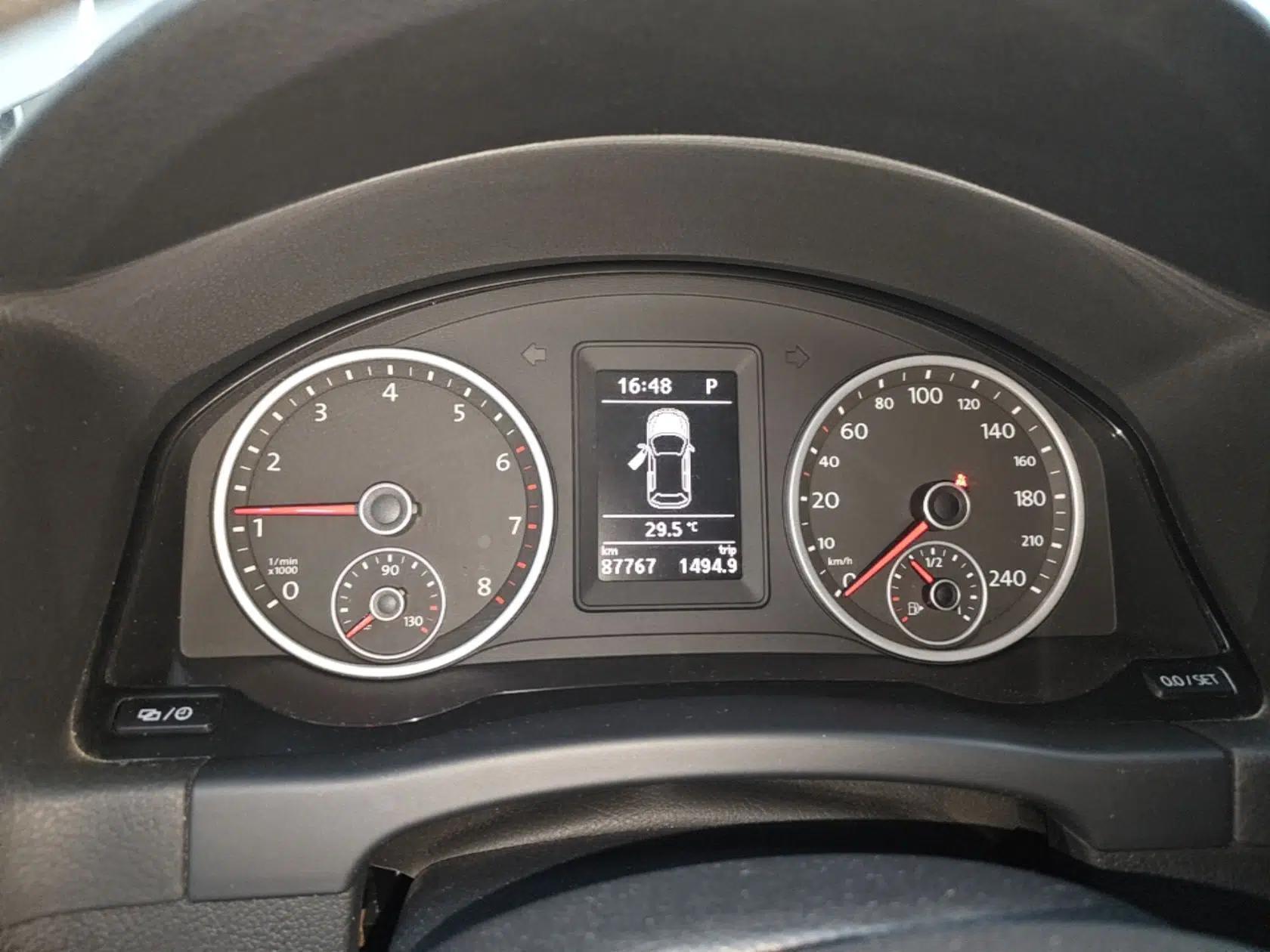 Volkswagen Tiguan 2016 280TSI Automatic Two-Wheel-Drive Silk Road Style Edition — миниатюра 14