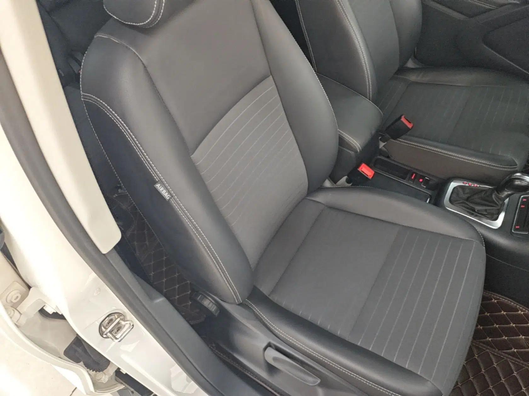 Volkswagen Tiguan 2016 280TSI Automatic Two-Wheel-Drive Silk Road Style Edition — миниатюра 19