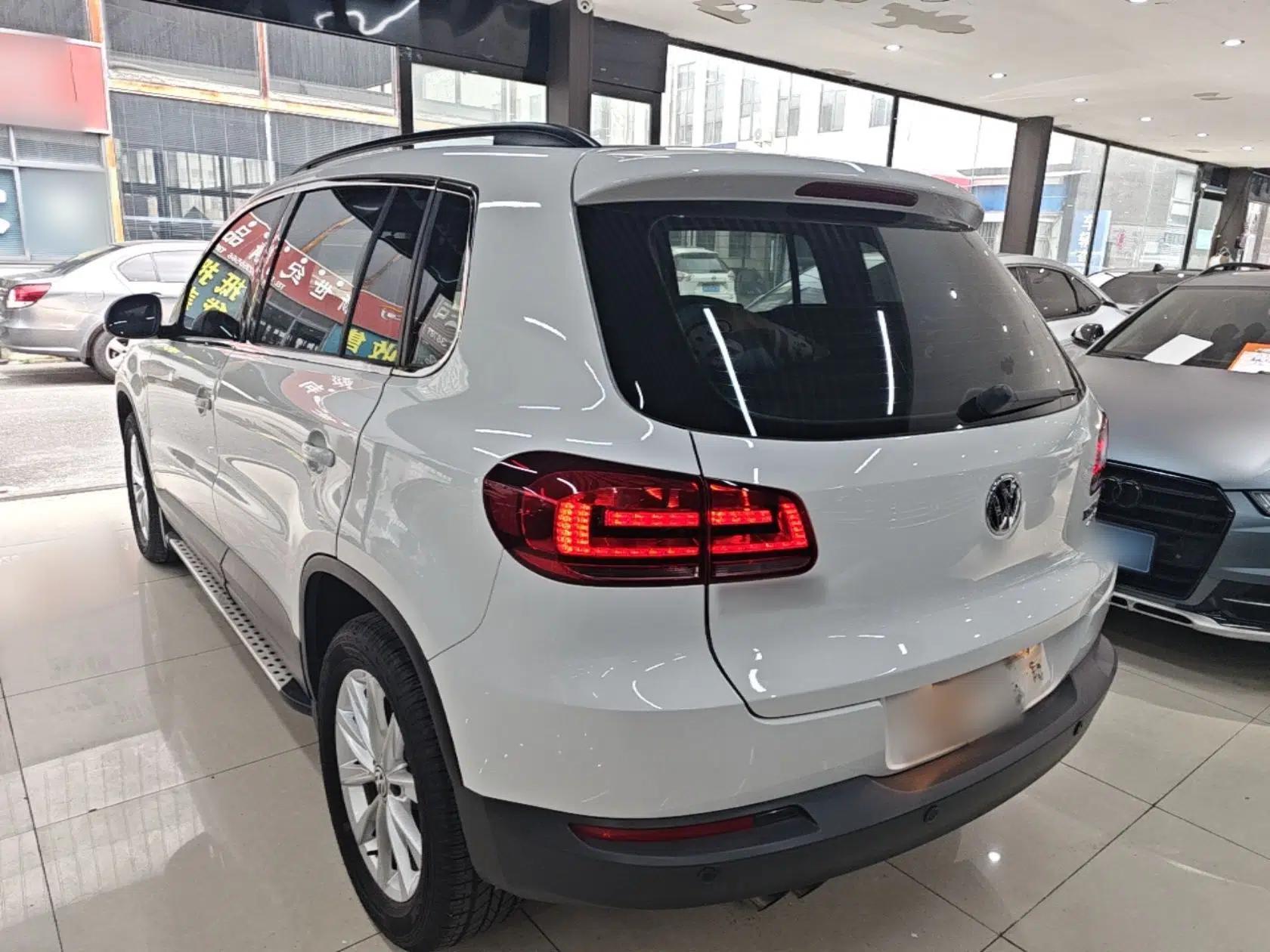 Volkswagen Tiguan 2016 280TSI Automatic Two-Wheel-Drive Silk Road Style Edition — миниатюра 4